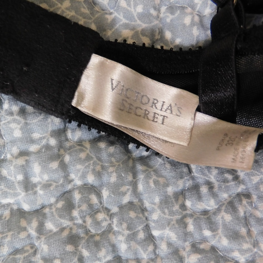Victoria's Secret Very Sexy Black Lace Push-Up Bra 32 C - Picture 3 of 5